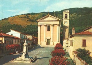 Cologne-Bresciano-Piazza-Garibaldi-E-Parrocchia-Viaggiata